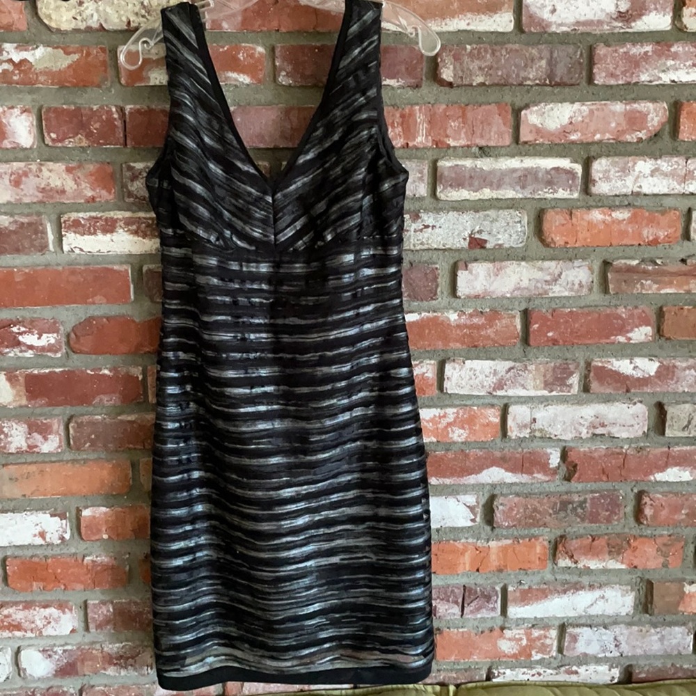 🔥Donna Ricco cocktail dress. Silver to black.  EUC! 8